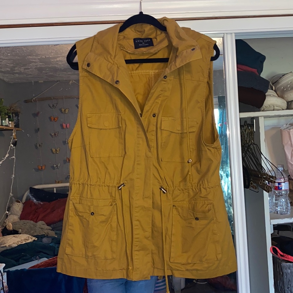 Khaki Material Vest. Cute mustard yellow color! Size 2x!